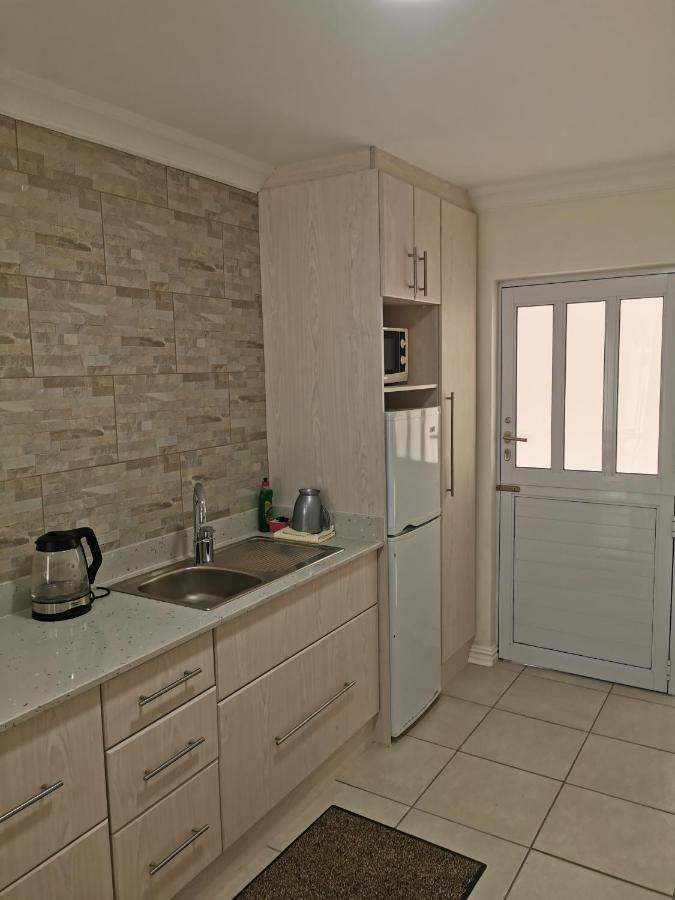 Ballina Ga-El Guesthouse Port Elizabeth Bagian luar foto
