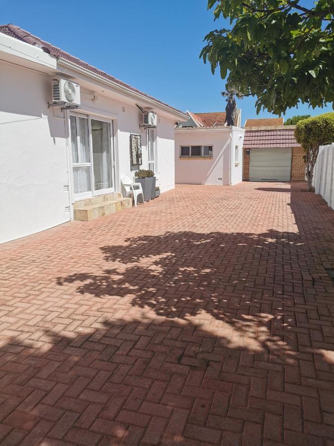 Ballina Ga-El Guesthouse Port Elizabeth Bagian luar foto